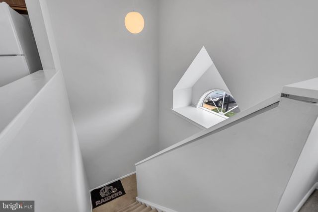 70 PINEWOOD DR, Hamilton, NJ 08690