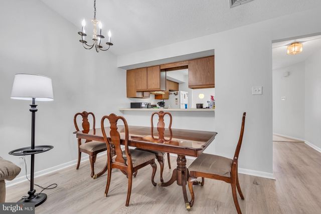 70 PINEWOOD DR, Hamilton, NJ 08690