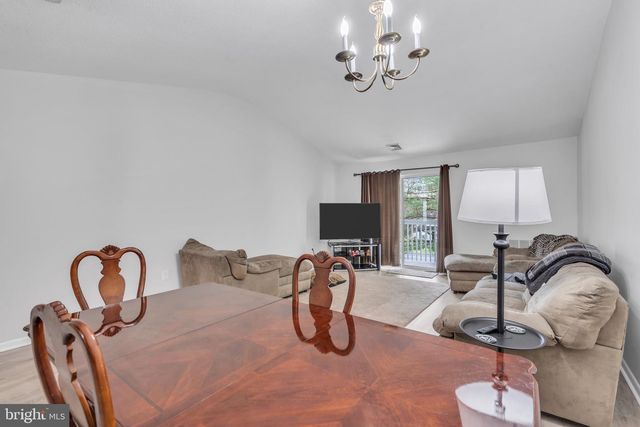 70 PINEWOOD DR, Hamilton, NJ 08690