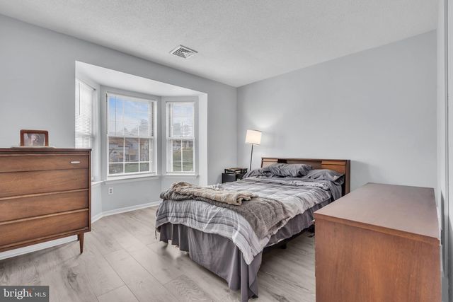 70 PINEWOOD DR, Hamilton, NJ 08690