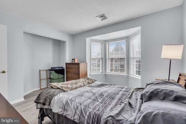 70 PINEWOOD DR, Hamilton, NJ 08690