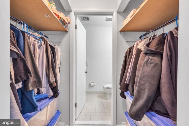 70 PINEWOOD DR, Hamilton, NJ 08690