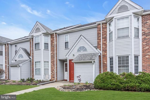 70 PINEWOOD DR, Hamilton, NJ 08690