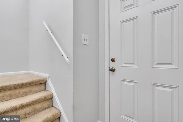 70 PINEWOOD DR, Hamilton, NJ 08690