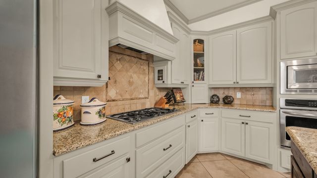 917 Crown Valley Drive, Weatherford, TX 76087