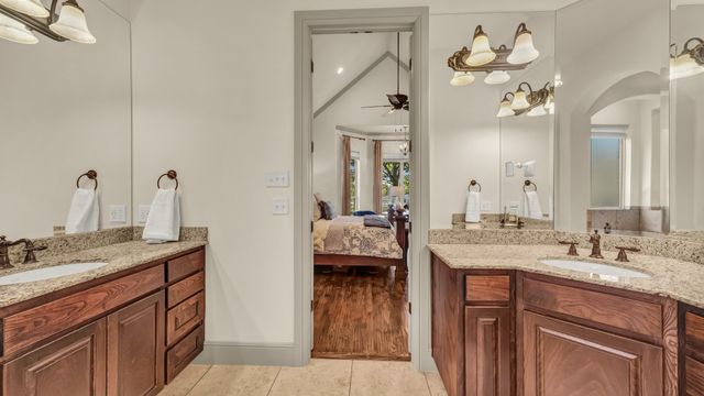 917 Crown Valley Drive, Weatherford, TX 76087