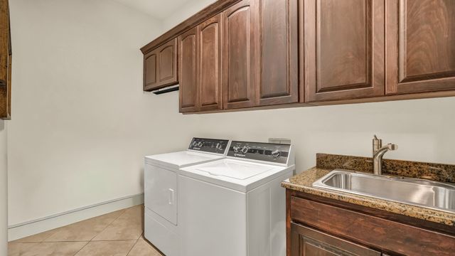 917 Crown Valley Drive, Weatherford, TX 76087