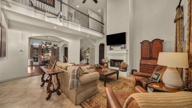 917 Crown Valley Drive, Weatherford, TX 76087