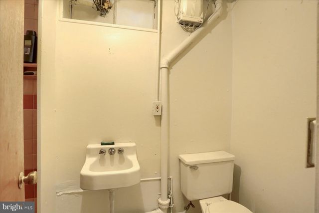 2118 KENSINGTON ST, Harrisburg, PA 17104
