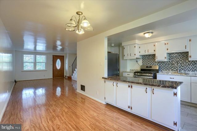 2118 KENSINGTON ST, Harrisburg, PA 17104