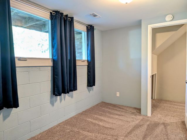 32 Yellowdale Drive, Fairfield, OH 45014