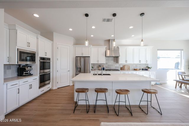 18118 W HIGHLAND Avenue, Goodyear, AZ 85395