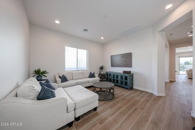 18118 W HIGHLAND Avenue, Goodyear, AZ 85395