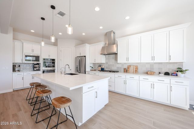 18118 W HIGHLAND Avenue, Goodyear, AZ 85395