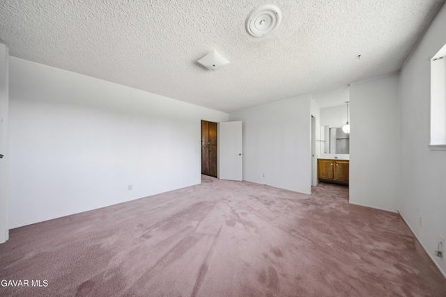 43944 Halcom Avenue, Lancaster, CA 93536