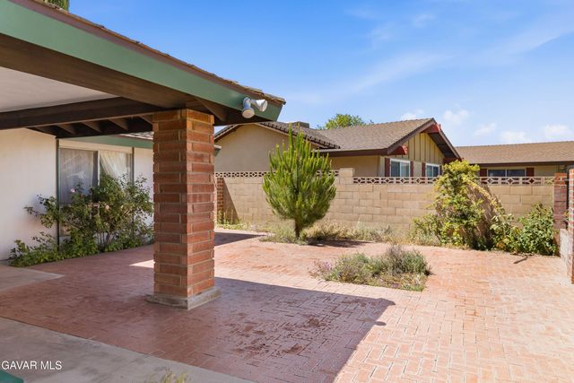 43944 Halcom Avenue, Lancaster, CA 93536