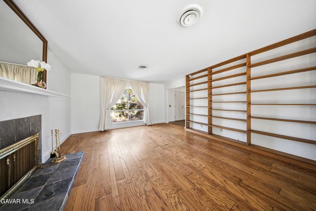 43944 Halcom Avenue, Lancaster, CA 93536