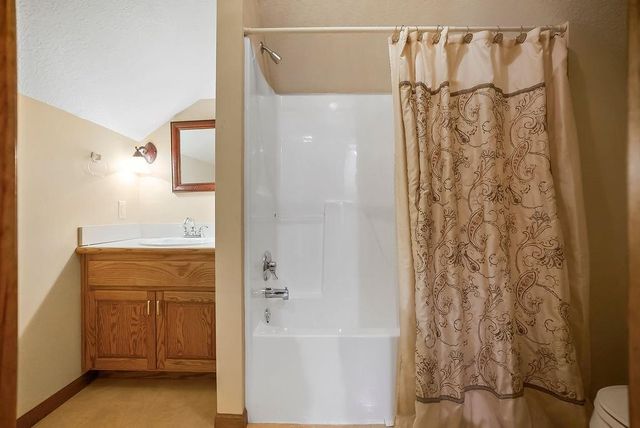 902 Allendale Lake Road, Greenwood, MO 64034