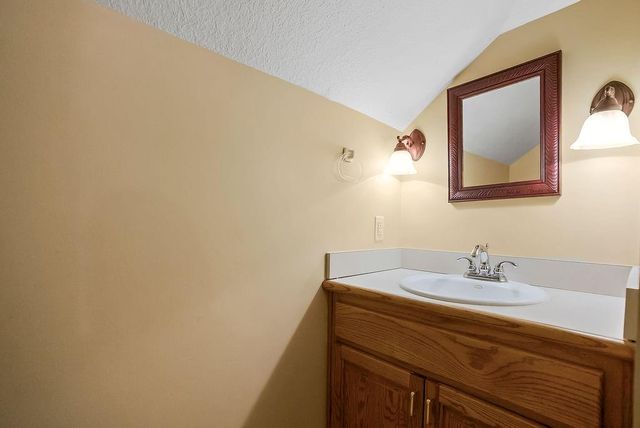 902 Allendale Lake Road, Greenwood, MO 64034