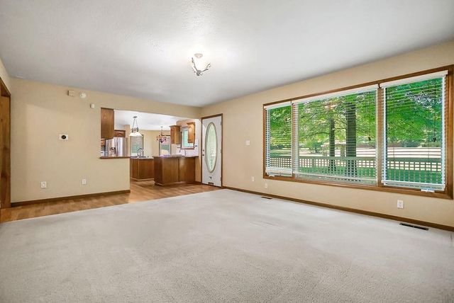902 Allendale Lake Road, Greenwood, MO 64034