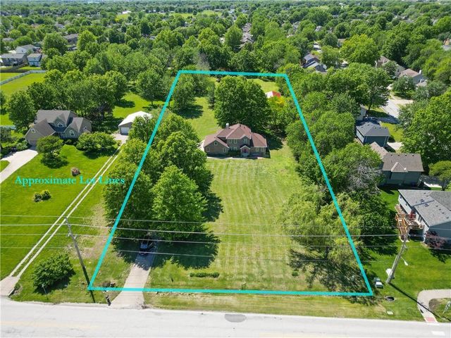 902 Allendale Lake Road, Greenwood, MO 64034