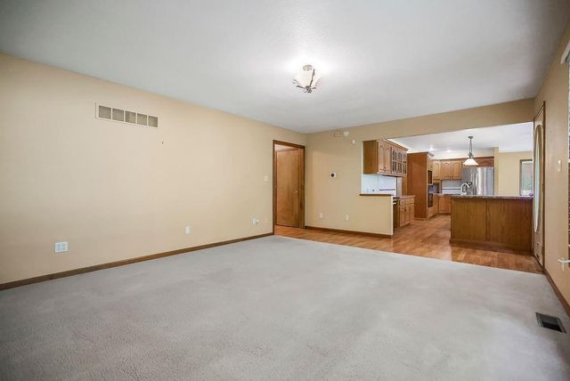 902 Allendale Lake Road, Greenwood, MO 64034