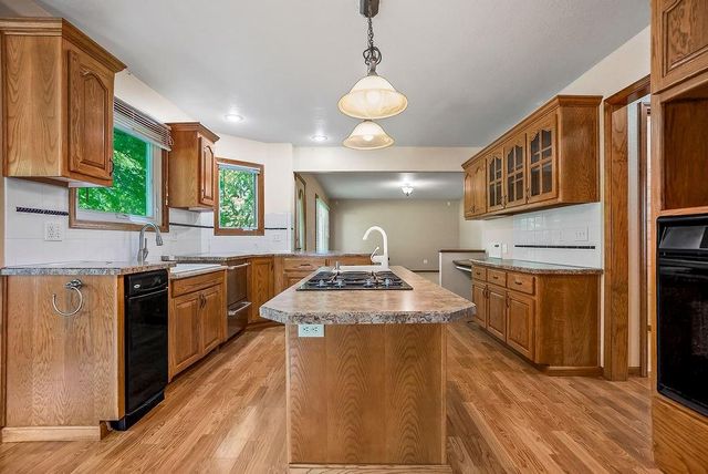 902 Allendale Lake Road, Greenwood, MO 64034