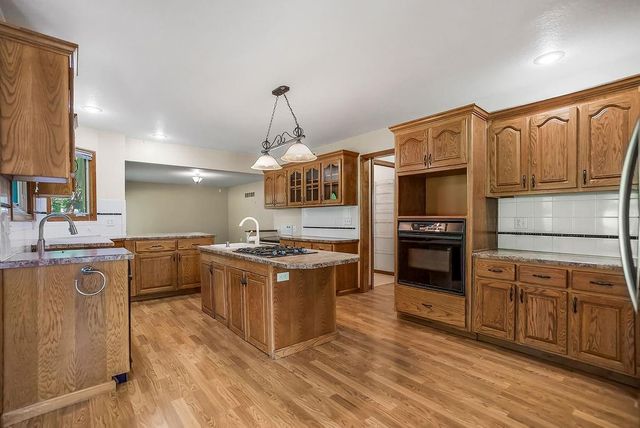 902 Allendale Lake Road, Greenwood, MO 64034