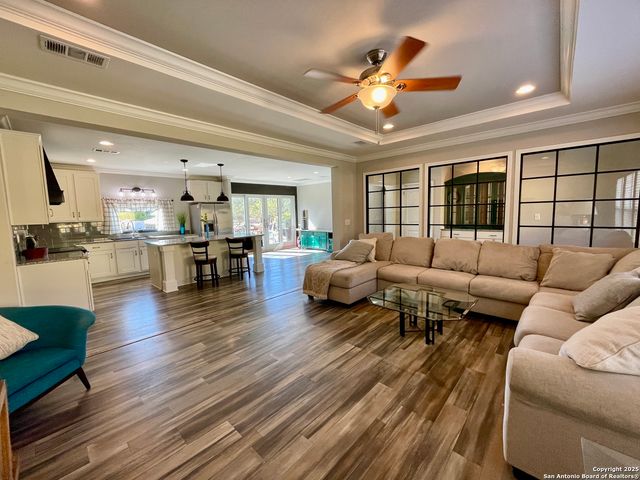 203 RANCH DR, Bandera, TX 78003