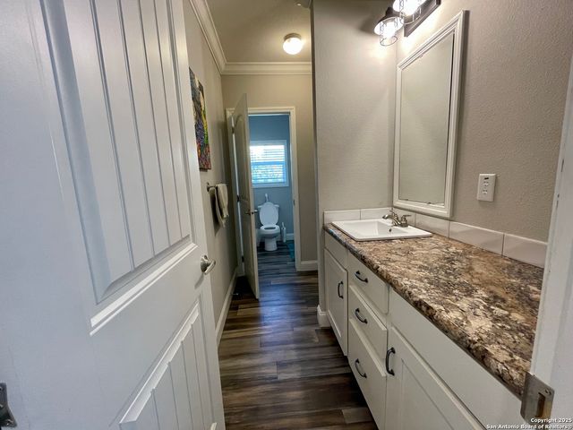 203 RANCH DR, Bandera, TX 78003