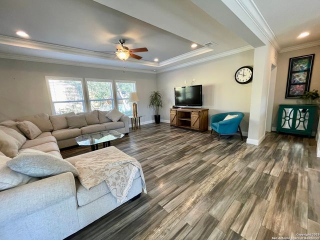 203 RANCH DR, Bandera, TX 78003
