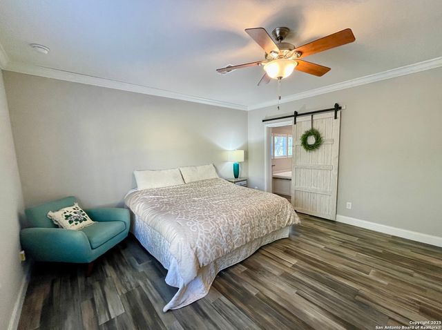 203 RANCH DR, Bandera, TX 78003