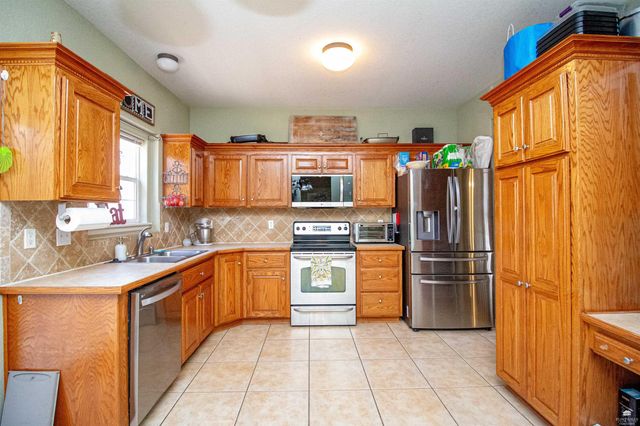 1332 Spring Hill Dr., Junction City, KS 66441