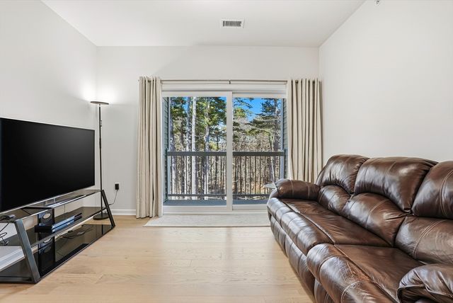 4 Winslow Lane 410, Grafton, MA 01536
