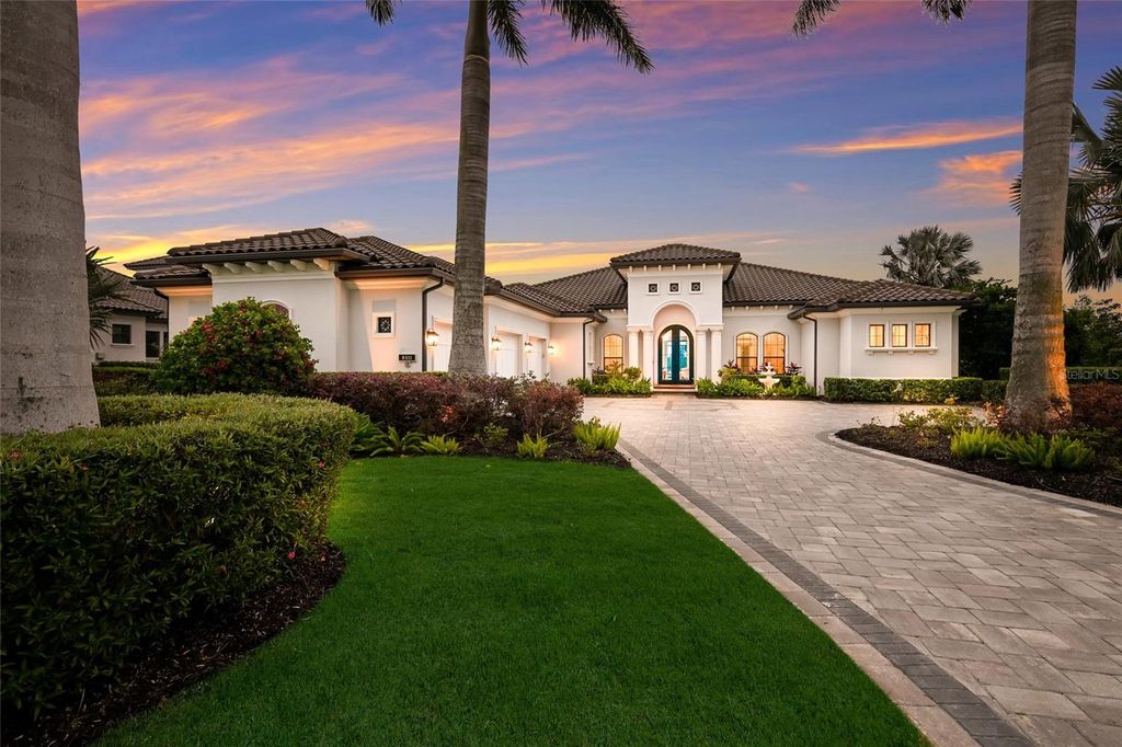 Image 2 of property listing at 8411 BROADSTONE COURT, Bradenton, FL 34202