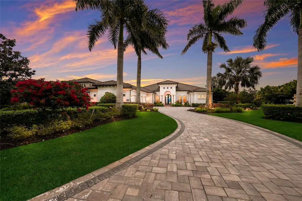 Image 3 of property listing at 8411 BROADSTONE COURT, Bradenton, FL 34202