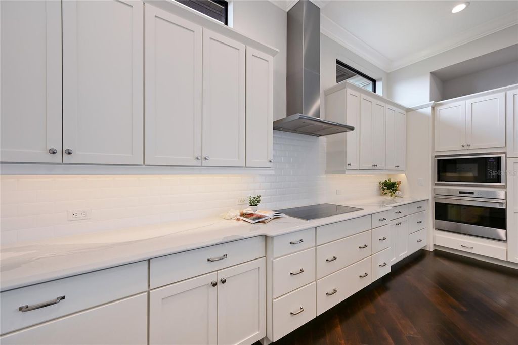 Image 27 of property listing at 8411 BROADSTONE COURT, Bradenton, FL 34202