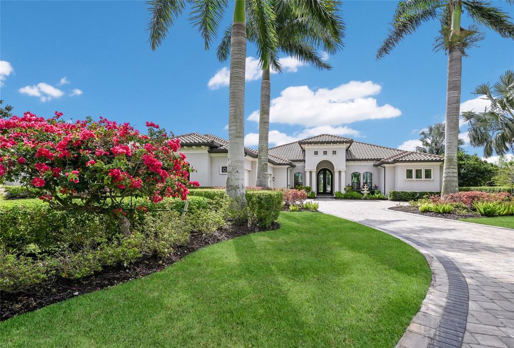 Image 5 of property listing at 8411 BROADSTONE COURT, Bradenton, FL 34202