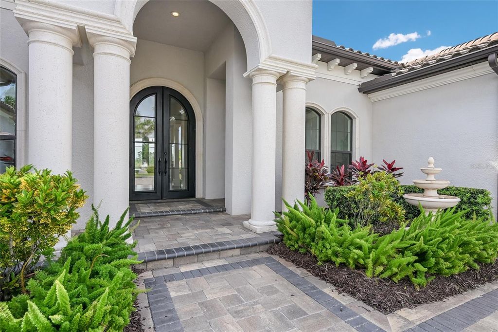 Image 6 of property listing at 8411 BROADSTONE COURT, Bradenton, FL 34202