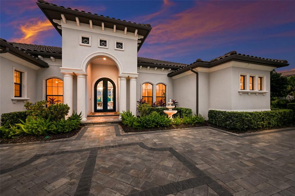 Image 7 of property listing at 8411 BROADSTONE COURT, Bradenton, FL 34202