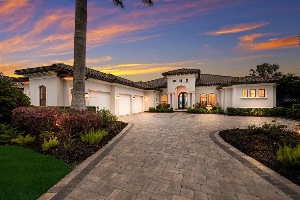 Image 71 of property listing at 8411 BROADSTONE COURT, Bradenton, FL 34202