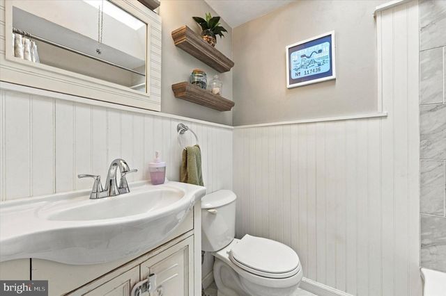 5338 BRITTANY DR, Clifton Heights, PA 19018