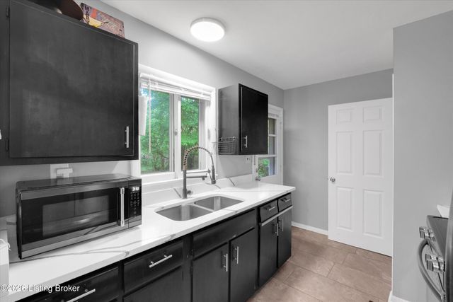 2808 Rosalee Ave, Louisville, KY 40220