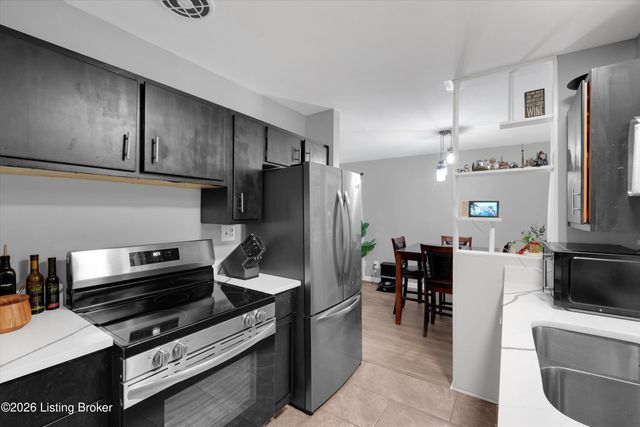 2808 Rosalee Ave, Louisville, KY 40220