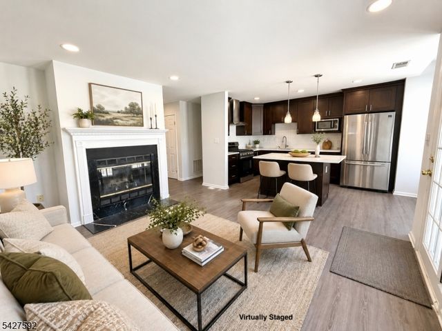 111 Columbus Dr, Franklin Twp., NJ 08823