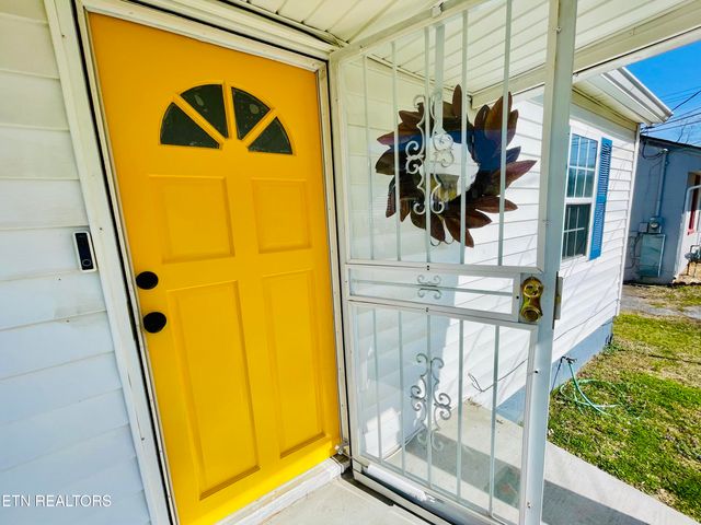 3745 Catalpa Ave, Knoxville, TN 37914