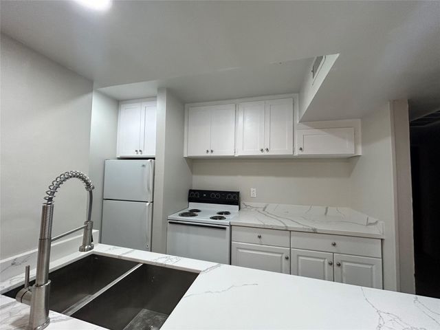 5343 Richmond Avenue 11, Houston, TX 77056