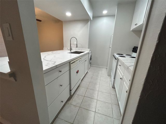 5343 Richmond Avenue 11, Houston, TX 77056