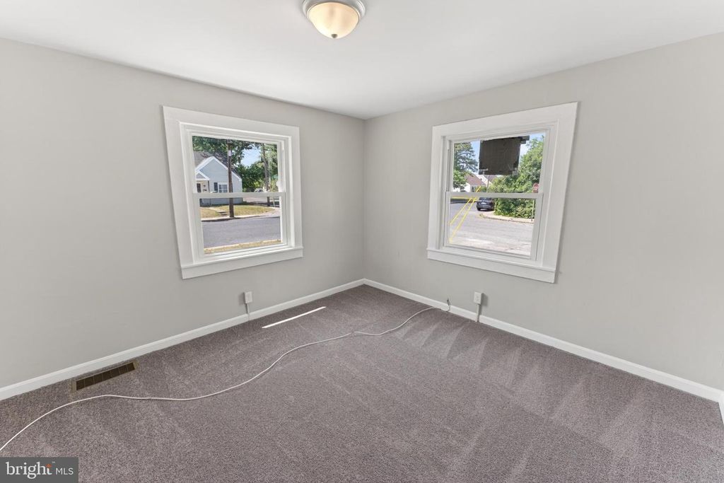 Image 11 of property listing at 201 CARROLLTON AVE, Salisbury, MD 21804