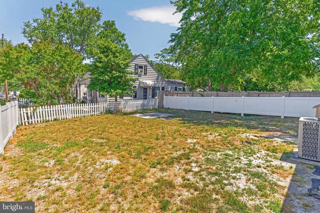 Image 2 of property listing at 201 CARROLLTON AVE, Salisbury, MD 21804